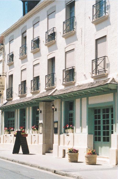 Les Hotes De Cezanne Sezanne Ngoại thất bức ảnh